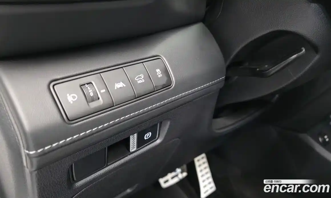 Hyundai Santa Fe 2023 1.6 Автомат в Москве № 1007318, фото 18