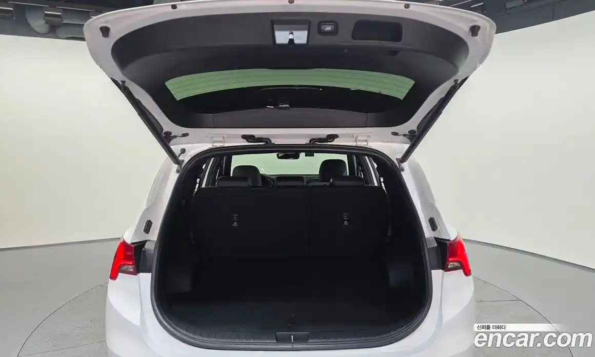 Hyundai Santa Fe 2023 1.6 Автомат в Москве № 1007318, фото 20