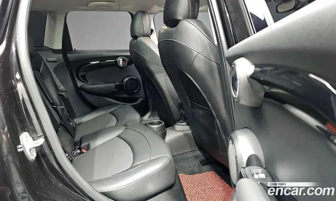 Mini Cooper 2017 1.5 гидро в Москве № 1013823, фото 11