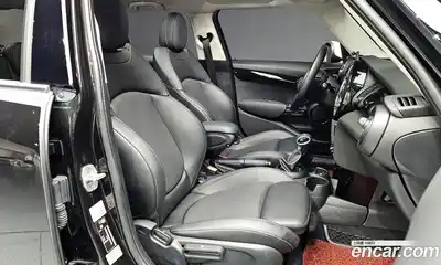 Mini Cooper 2017 1.5 гидро в Москве № 1013823, миниатюра 10
