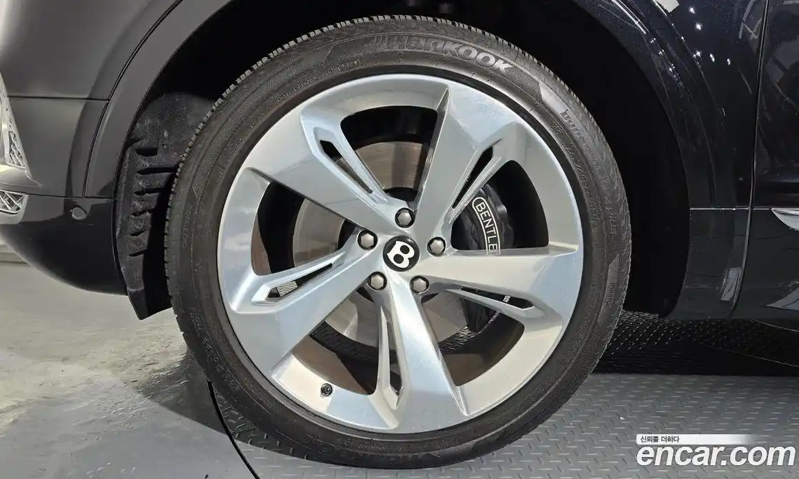 Bentley Bentayga 2018 6.0 гидро в Москве № 1016071, фото 5