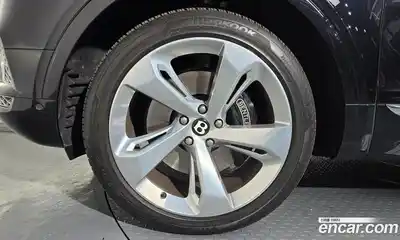 Bentley Bentayga 2018 6.0 гидро в Москве № 1016071, миниатюра 5