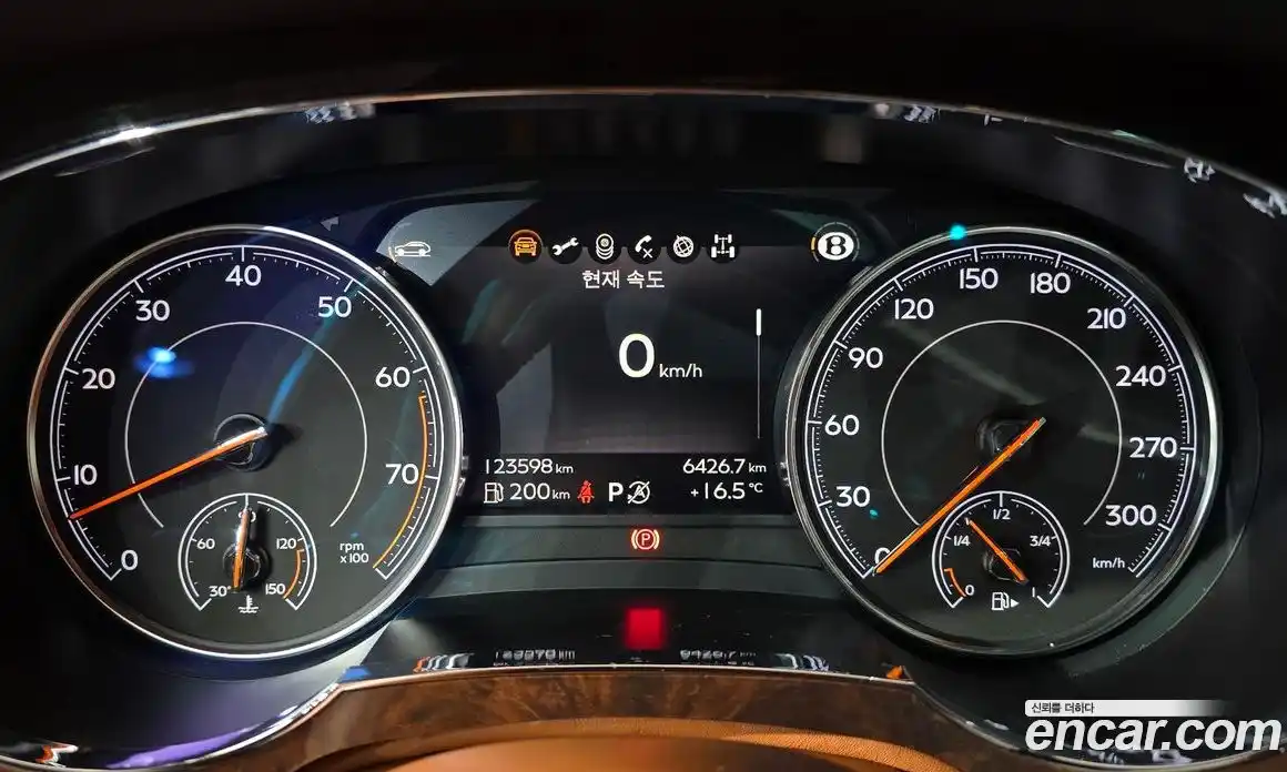 Bentley Bentayga 2018 6.0 гидро в Москве № 1016071, фото 8