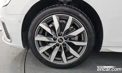 Audi A4 2023 2.0 гидро в Москве № 146587, миниатюра 5