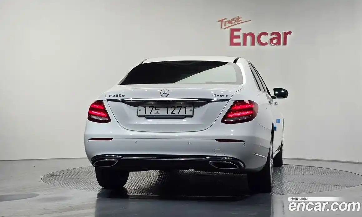 Mercedes-Benz E-Class 2018 1.9 гидро в Москве № 161815, фото 4