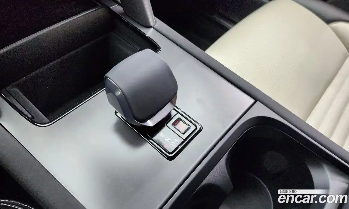 Land Rover Discovery Sport 2024 2.0 гидро в Москве № 166048, фото 9