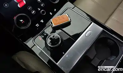 Land Rover Range-Rover Velar 2017 3.0 гидро в Москве № 166379, миниатюра 9