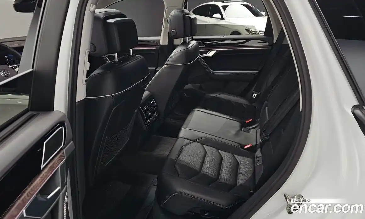 Volkswagen Touareg 2024 3.0 гидро в Москве № 168493, фото 12