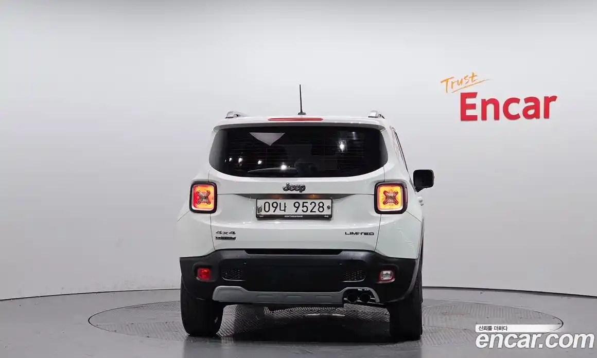 Jeep Renegade 2017 2.0 гидро в Москве № 169765, фото 4