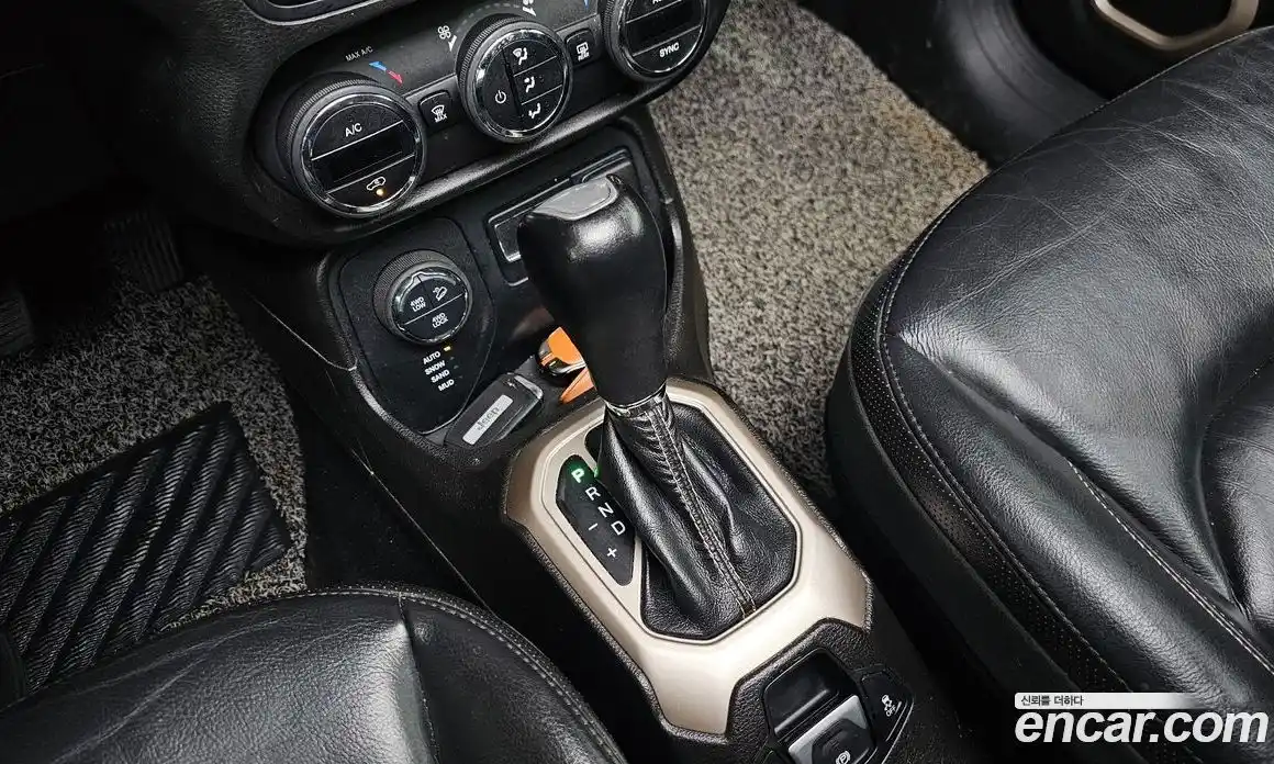 Jeep Renegade 2017 2.0 гидро в Москве № 169765, фото 9