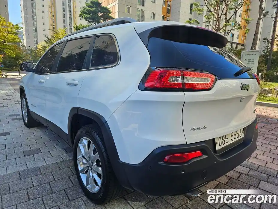 Jeep Cherokee 2017 2.4 гидро в Москве № 170075, фото 6