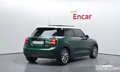 Mini Cooper 2021 1.5 гидро в Москве № 185900, миниатюра 2