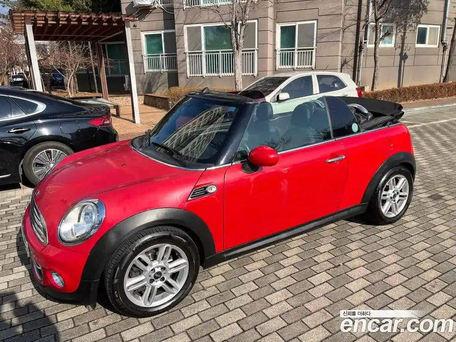 Mini Cooper Convertible 2015 1.6 гидро в Москве № 188688, фото 16