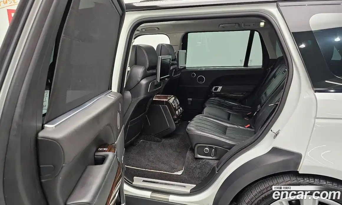 Land Rover Range-Rover 2016 4.4 гидро в Москве № 198126, фото 17