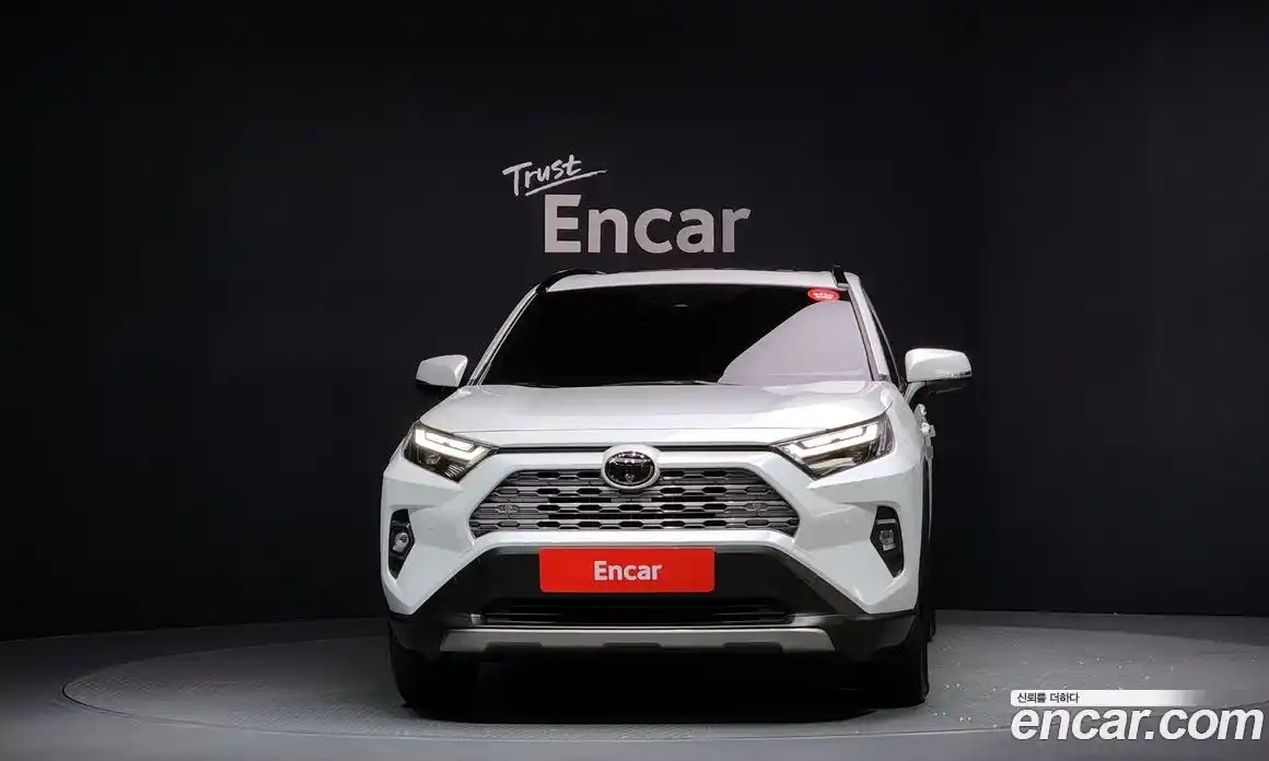 Toyota RAV4 2025 2.5 гидро в Москве № 199548, фото 3