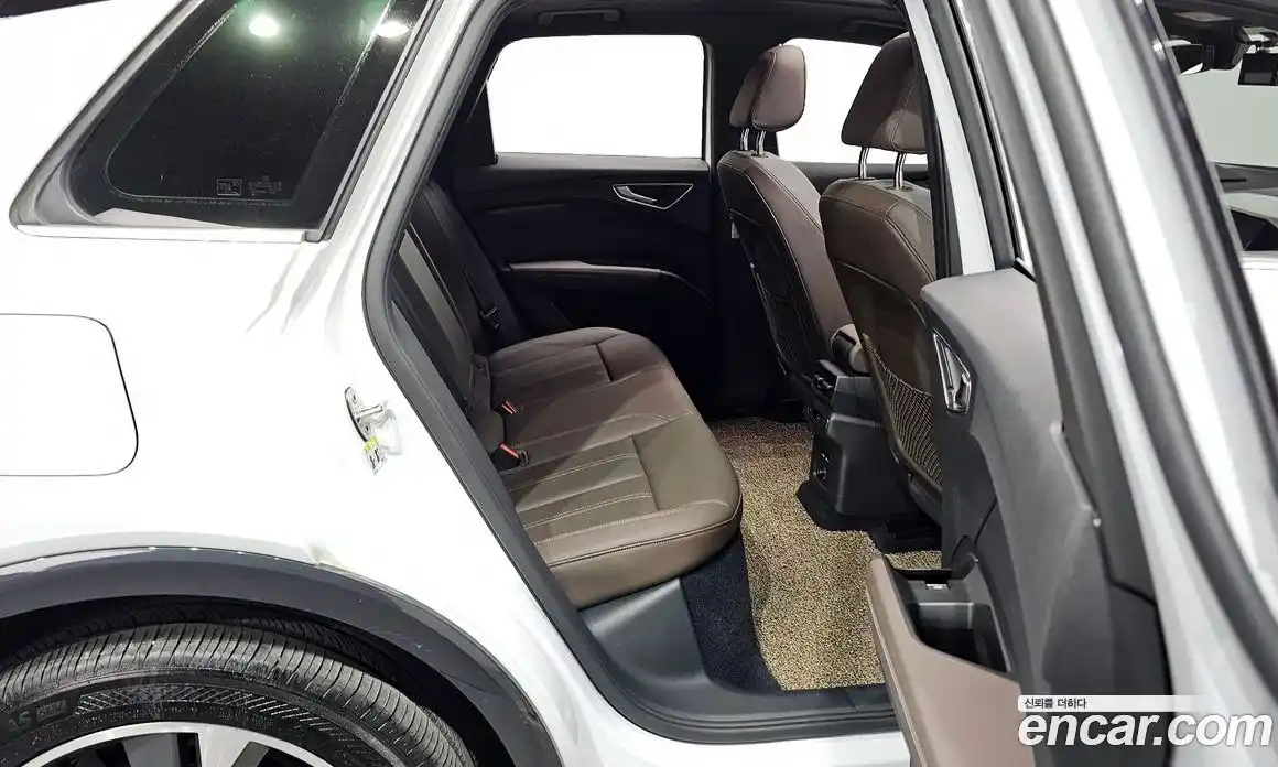 Audi Q4 e-tron 2022 0.2 гидро в Москве № 204361, фото 12