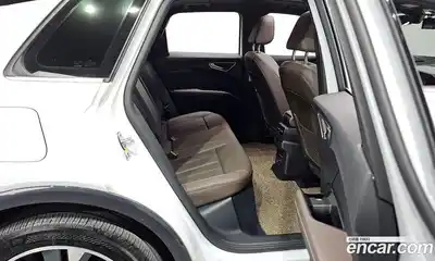 Audi Q4 e-tron 2022 0.2 гидро в Москве № 204361, миниатюра 12