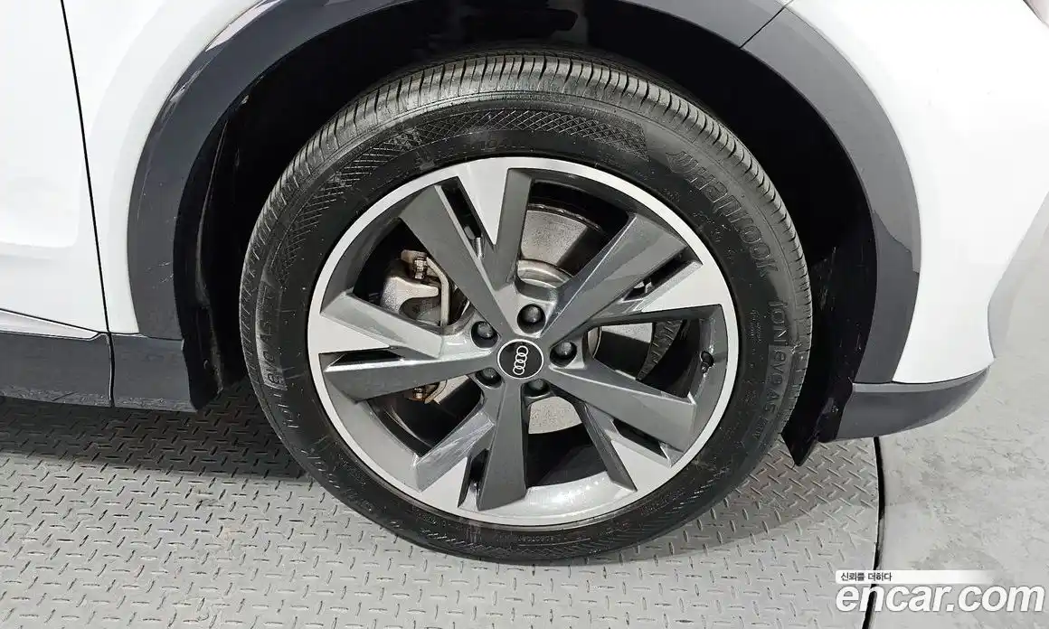 Audi Q4 e-tron 2022 0.2 гидро в Москве № 204361, фото 5
