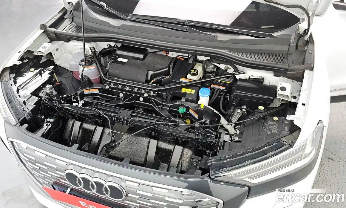 Audi Q4 e-tron 2022 0.2 гидро в Москве № 204361, фото 6