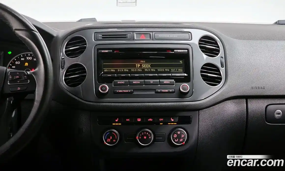 Volkswagen Tiguan 2015 2.0 гидро в Москве № 210246, фото 14