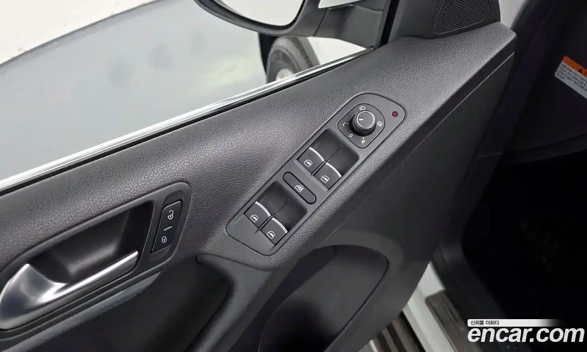 Volkswagen Tiguan 2015 2.0 гидро в Москве № 210246, фото 18