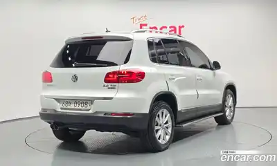 Volkswagen Tiguan 2015 2.0 гидро в Москве № 210246, миниатюра 2