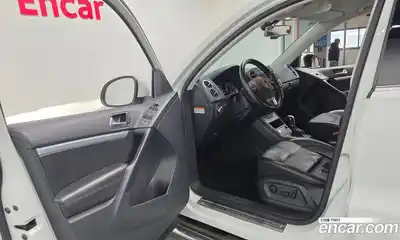 Volkswagen Tiguan 2015 2.0 гидро в Москве № 210246, миниатюра 10