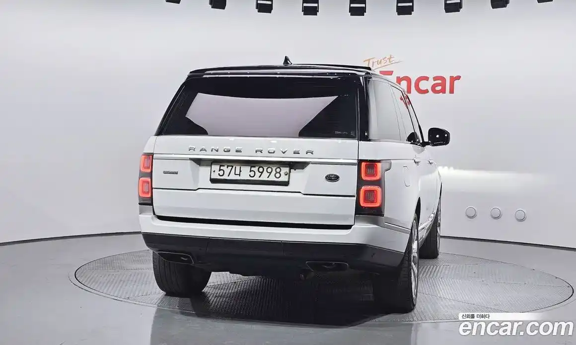 Land Rover Range-Rover 2018 4.4 гидро в Москве № 213818, фото 4
