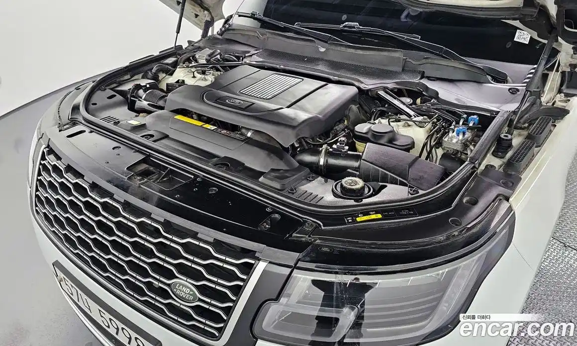 Land Rover Range-Rover 2018 4.4 гидро в Москве № 213818, фото 6