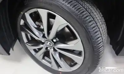 Lexus UX 2025 2.0 вариатор в Москве № 214725, миниатюра 5
