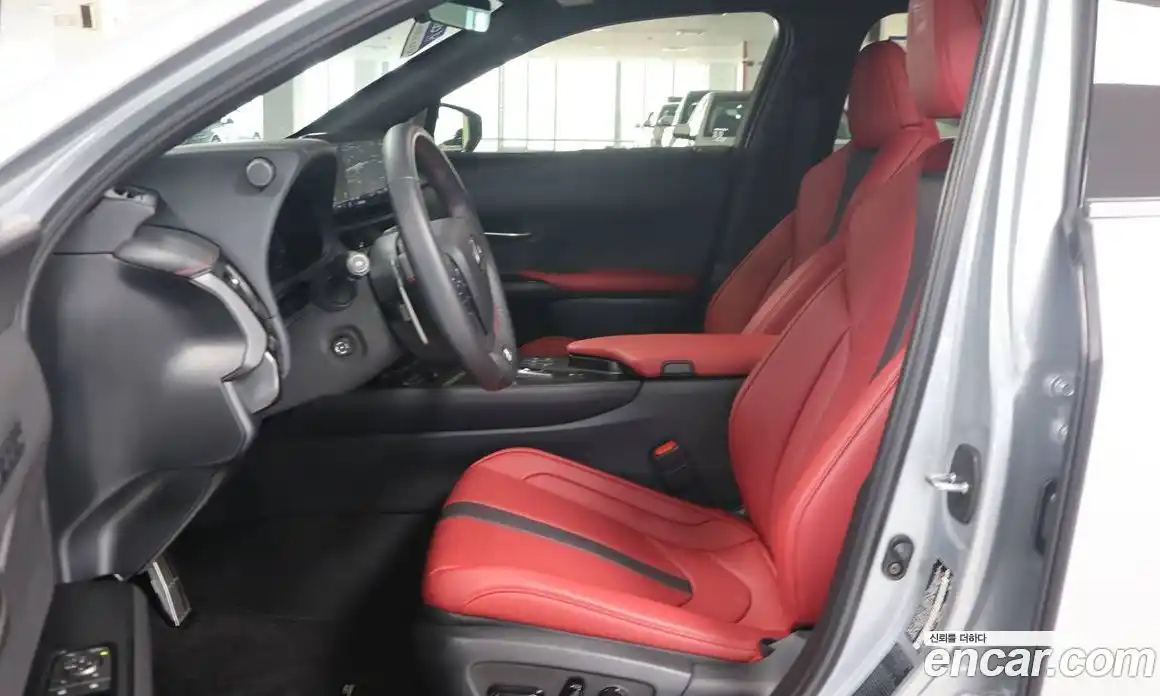 Lexus UX 2025 2.0 вариатор в Москве № 214725, фото 9