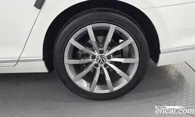 Volkswagen Passat 2021 2.0 гидро в Москве № 214884, миниатюра 5