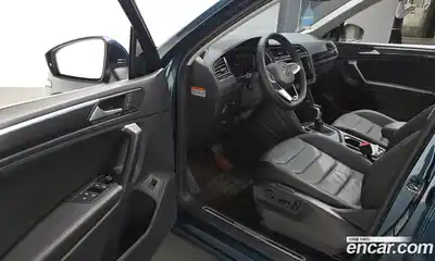 Volkswagen Tiguan 2024 2.0 гидро в Москве № 214905, миниатюра 11