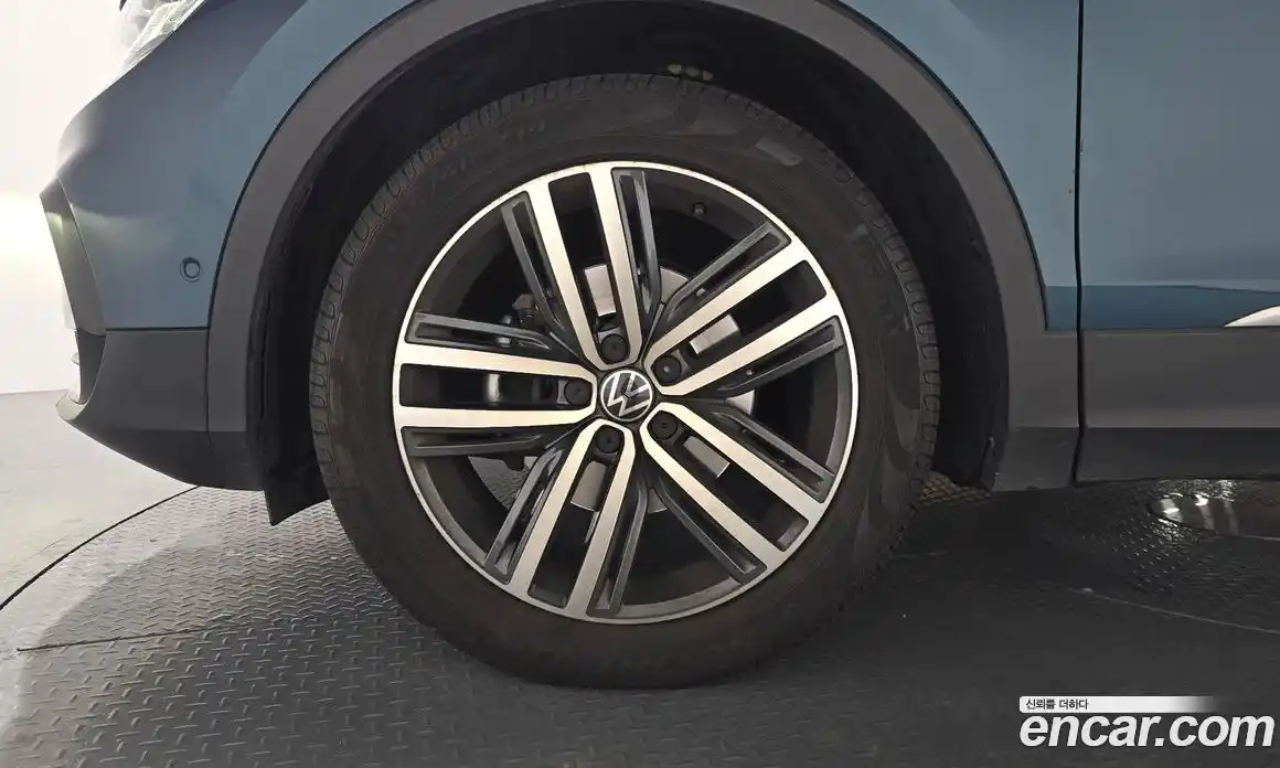 Volkswagen Tiguan 2024 2.0 гидро в Москве № 214905, фото 5