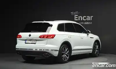 Volkswagen Touareg 2022 3.0 гидро в Москве № 215174, миниатюра 2