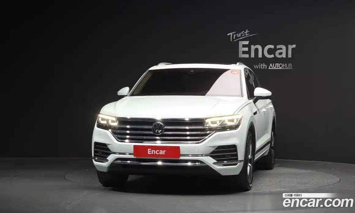 Volkswagen Touareg 2022 3.0 гидро в Москве № 215174, фото 3