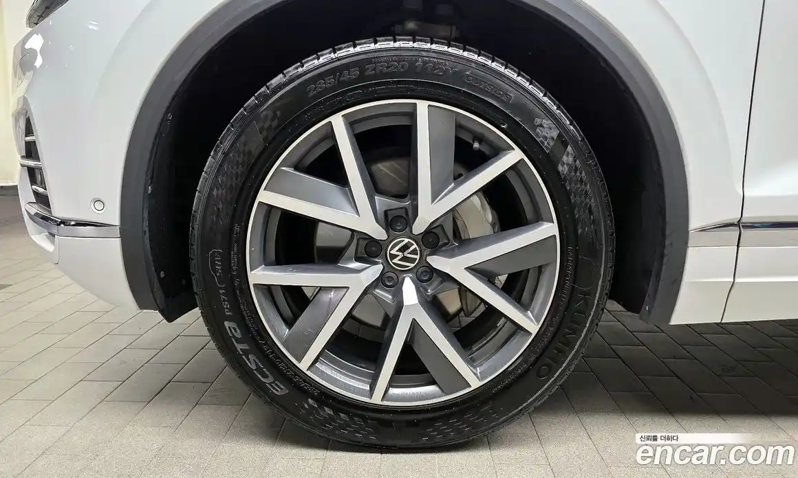 Volkswagen Touareg 2022 3.0 гидро в Москве № 215174, фото 5