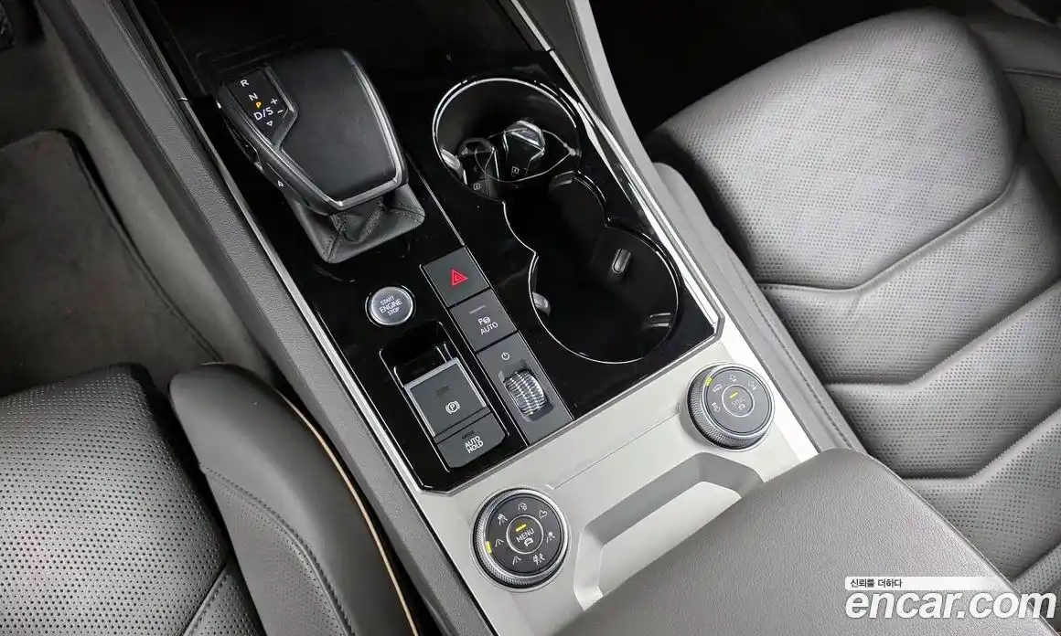 Volkswagen Touareg 2022 3.0 гидро в Москве № 215174, фото 9