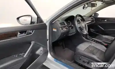 Volkswagen Passat 2014 2.0 гидро в Москве № 215213, миниатюра 10