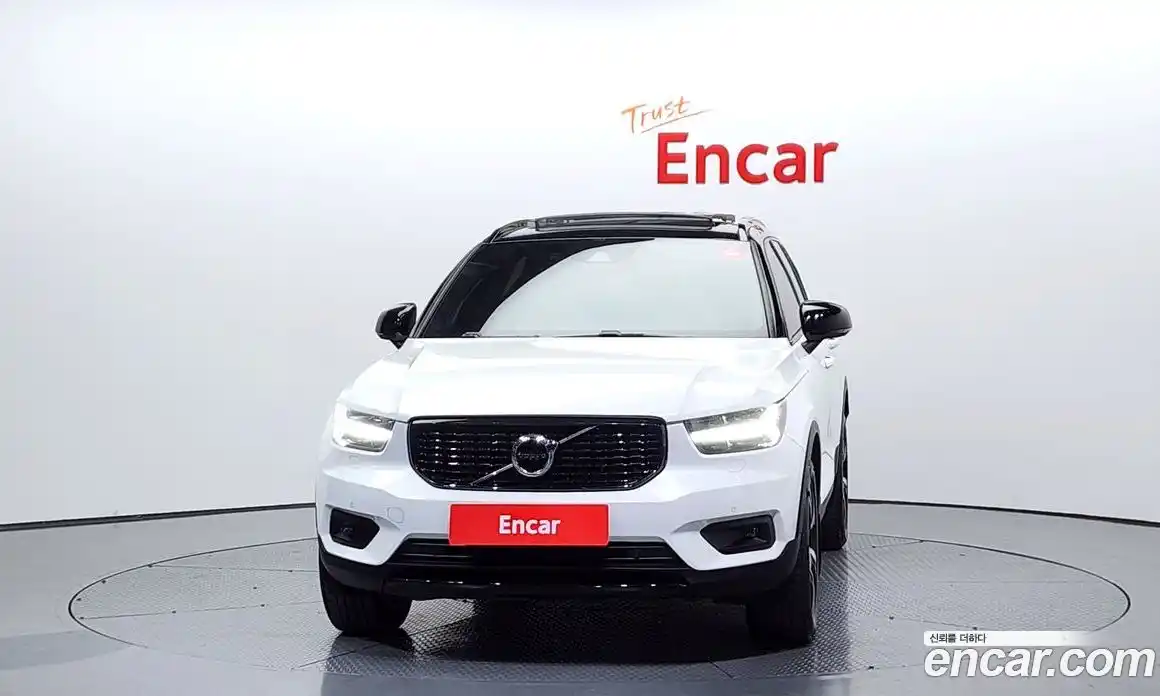 Volvo XC40 2021 2.0 гидро в Москве № 227891, фото 3