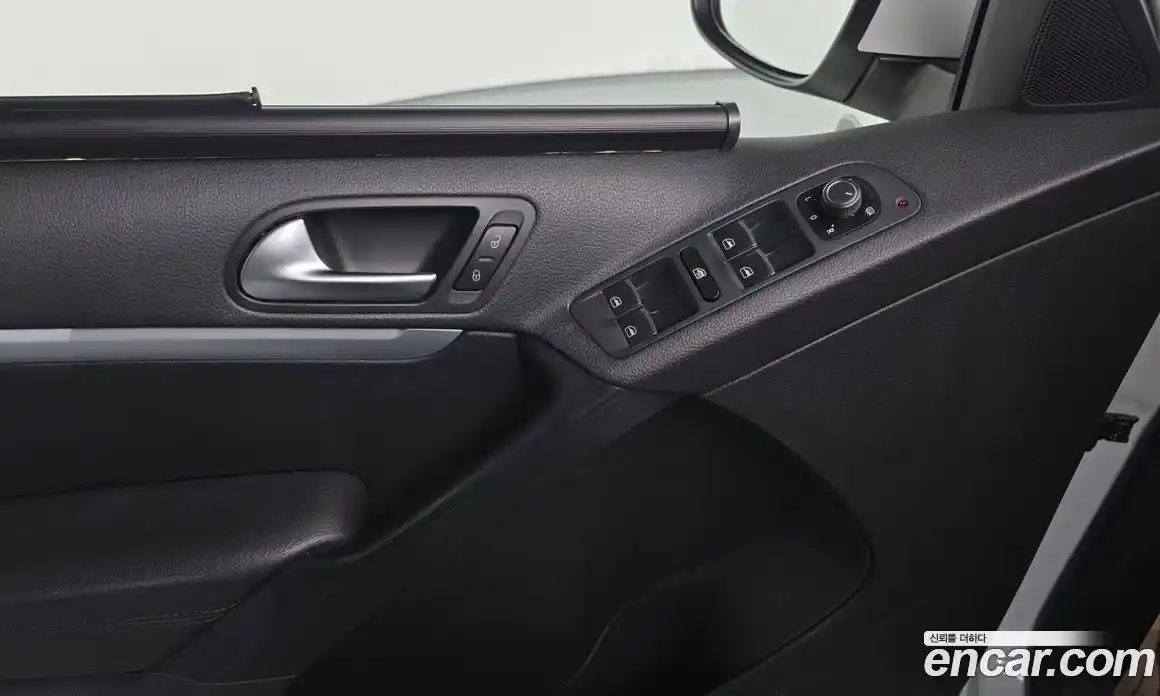 Volkswagen Tiguan 2016 2.0 гидро в Москве № 228569, фото 15