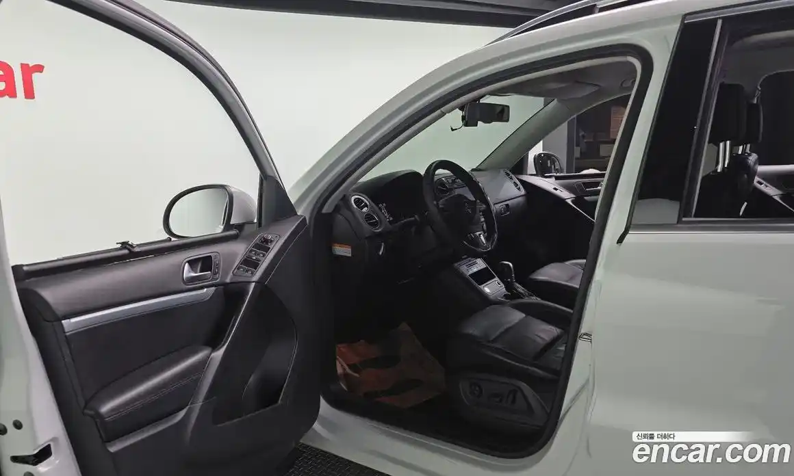 Volkswagen Tiguan 2016 2.0 гидро в Москве № 228569, фото 10