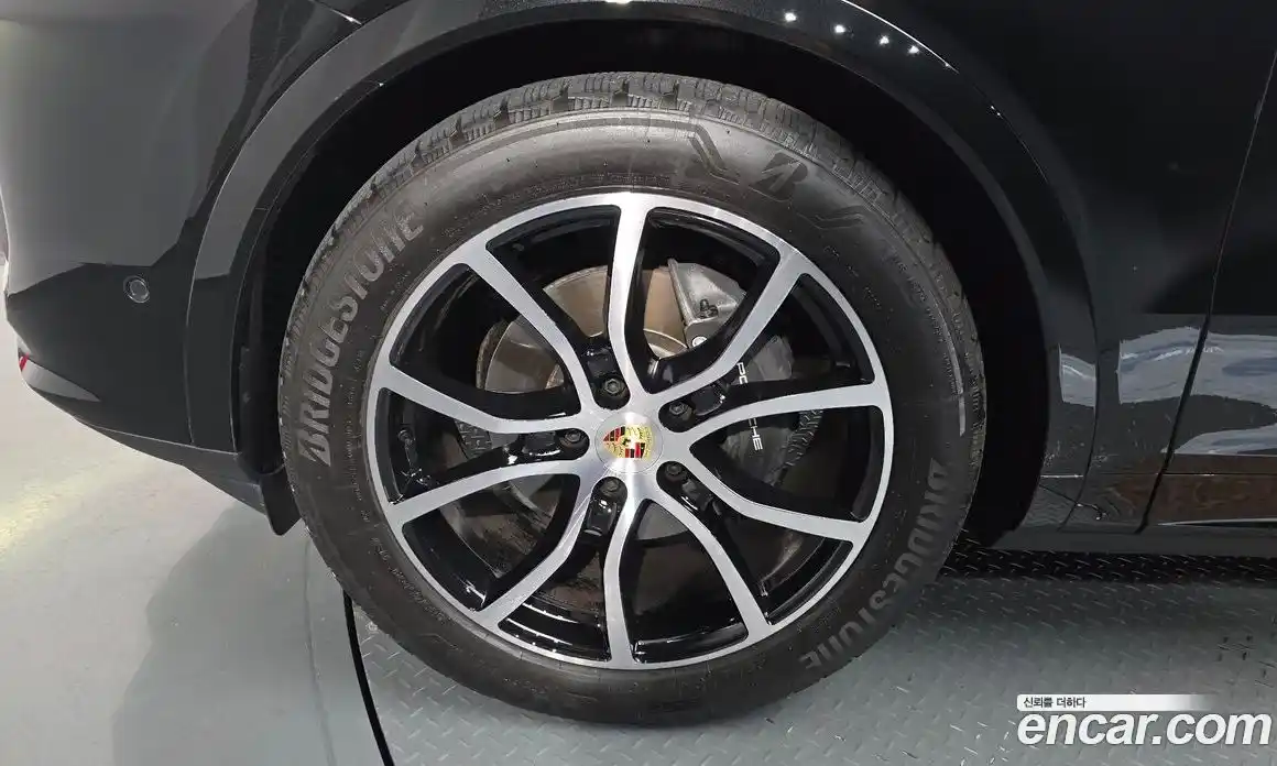 Porsche Cayenne 2024 3.0 гидро в Москве № 230952, фото 4