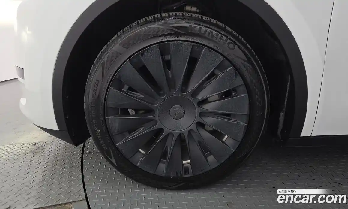 Tesla Model Y 2023 0.2 гидро в Москве № 231704, фото 5