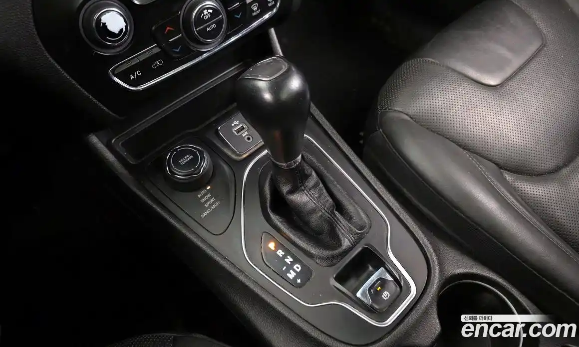 Jeep Cherokee 2019 2.4 гидро в Москве № 232736, фото 9