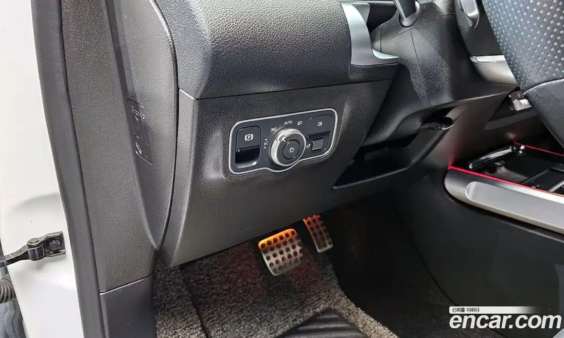 Mercedes-Benz GLB-Class 2021 2.0 гидро в Москве № 241362, фото 17