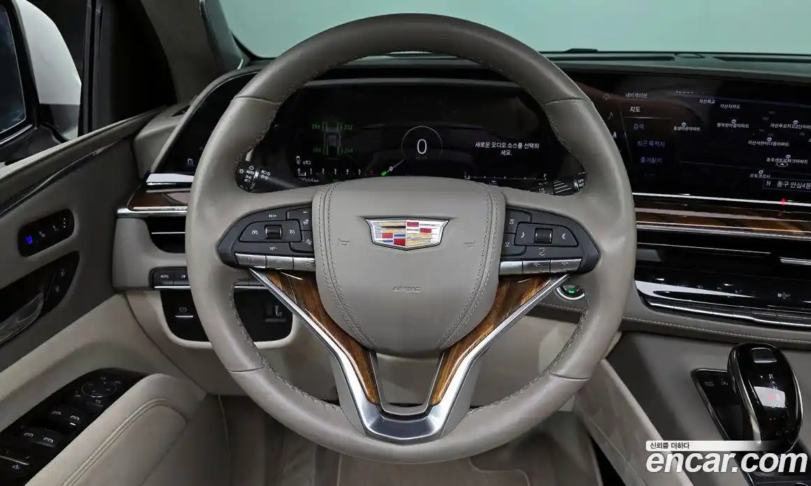 Cadillac Escalade 2022 6.2 гидро в Москве № 256458, фото 13