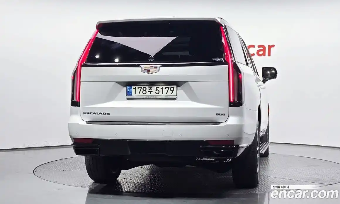 Cadillac Escalade 2022 6.2 гидро в Москве № 256458, фото 4