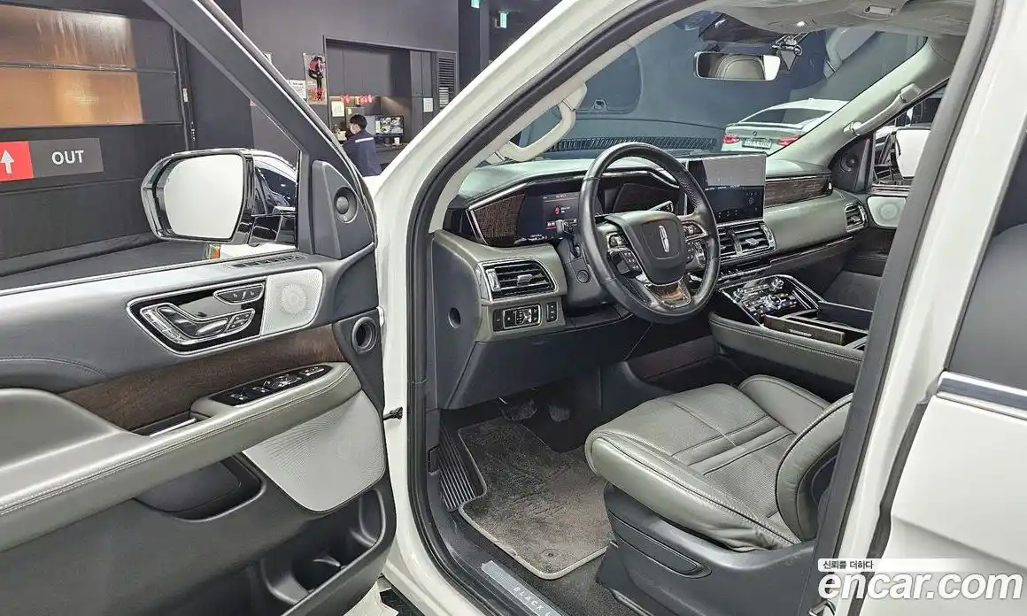 Lincoln Navigator 2023 3.5 гидро в Москве № 282306, фото 11