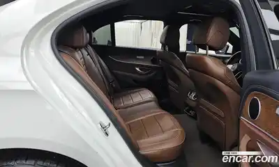 Mercedes-Benz E-Class 2022 2.0 гидро, миниатюра 12